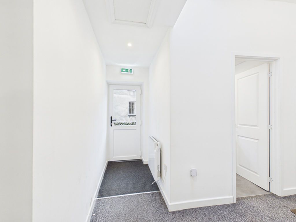 Property photo 2 of 12 Photo 9