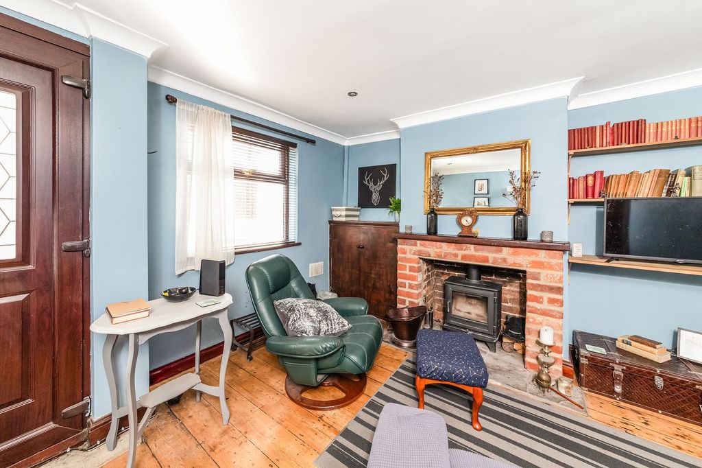 Property photo 2 of 12