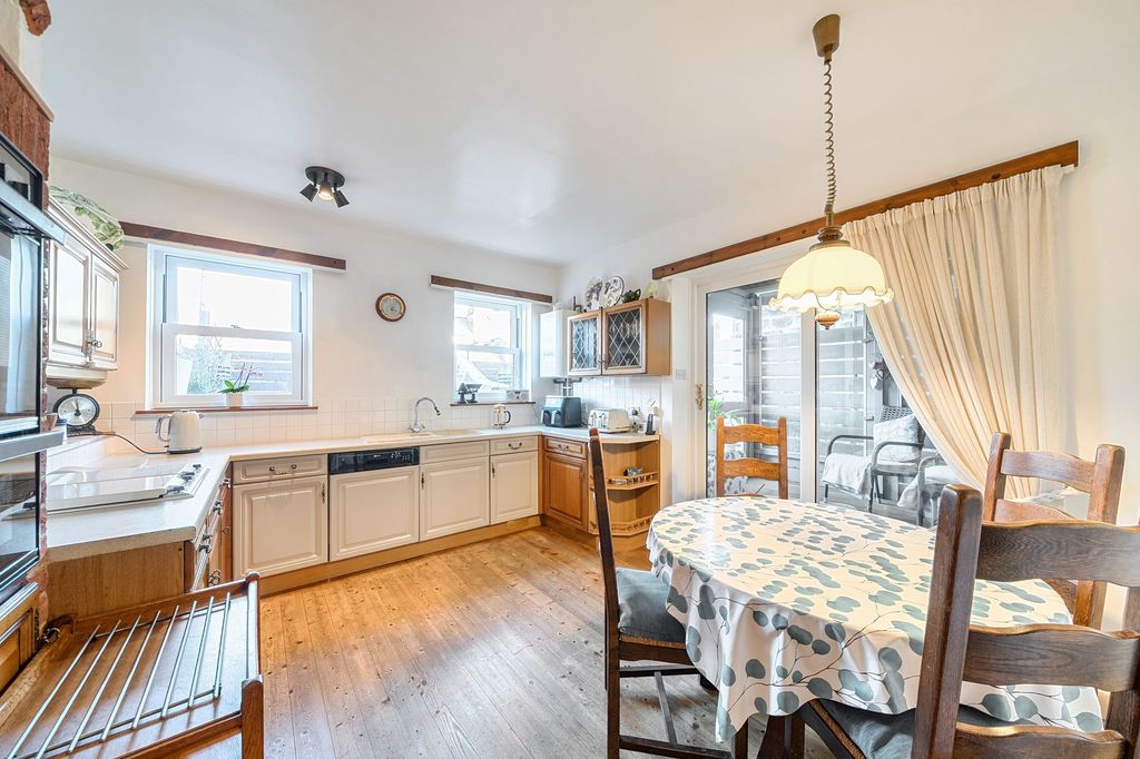 Property photo 3 of 21