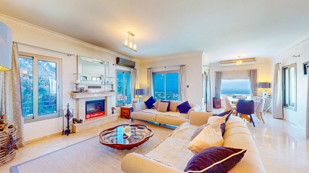 Property photo 2 of 59