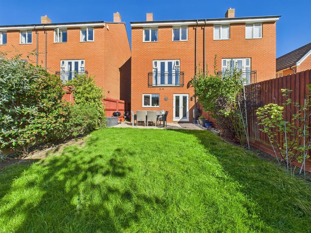 Property photo 2 of 13 Cam04907G0-Pr0349-Still022.Jpg