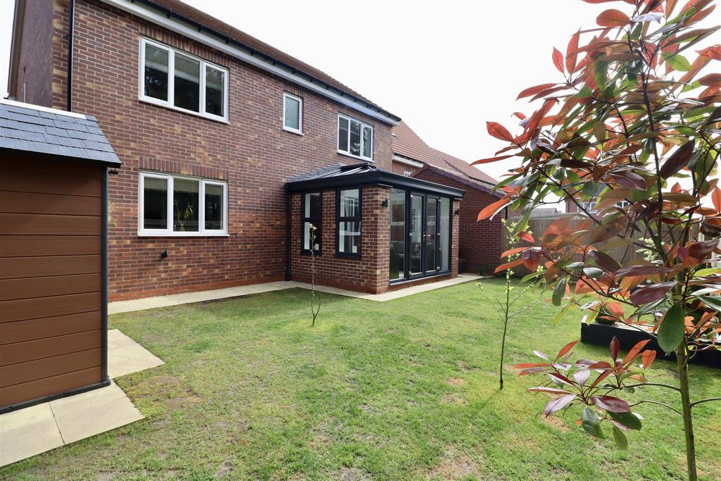 Property photo 2 of 28