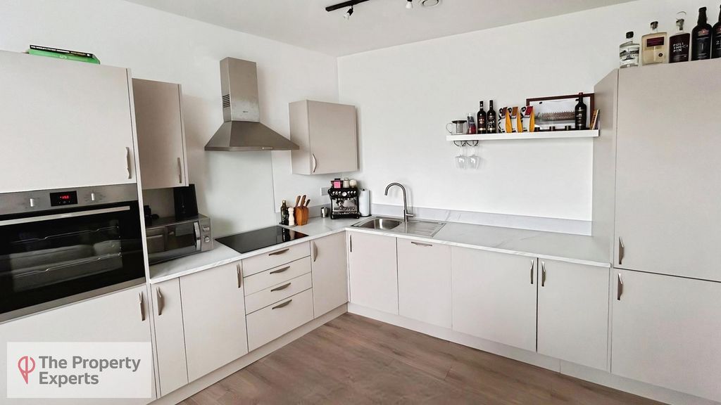 Property photo 3 of 5