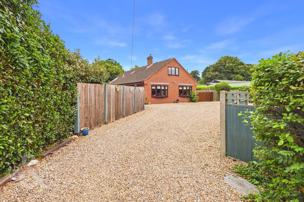 Property photo 1 of 32