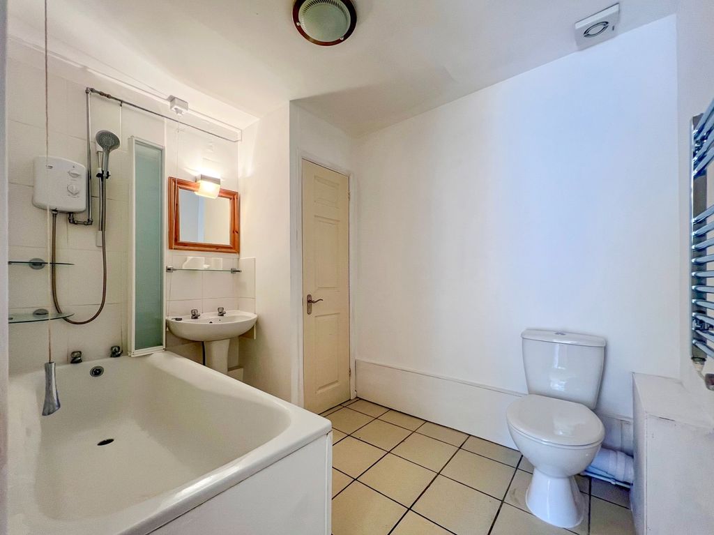 Additional image 6 of 2 bed flat to rentGround Floor 2 Bedroom Flat, Express House, Howsell Road WR14