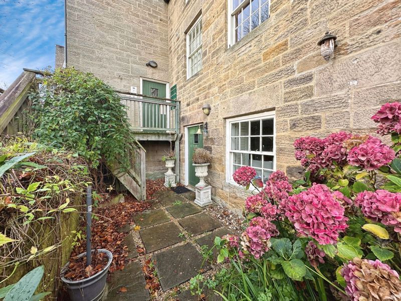 Property photo 1 of 14 Photo 7