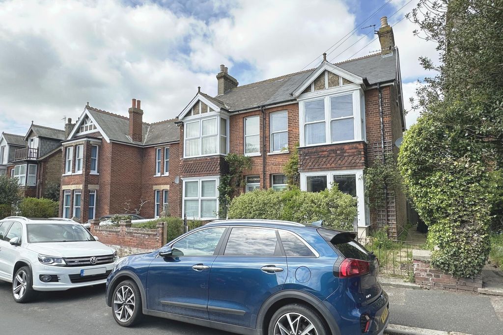 Property photo 1 of 18 Photo 2