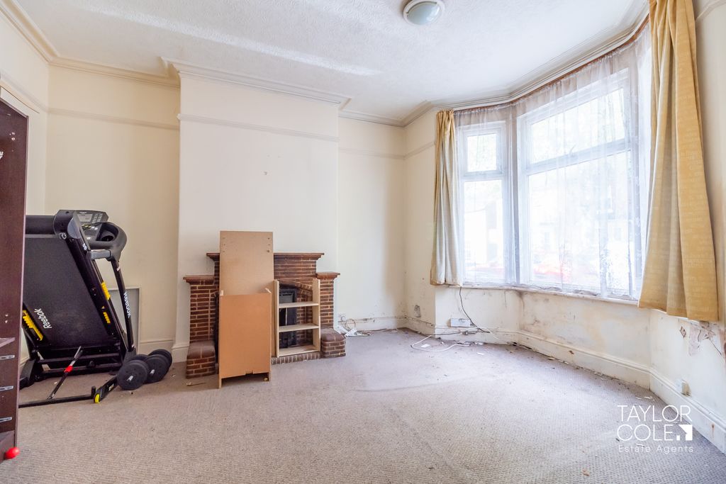 Property photo 3 of 16