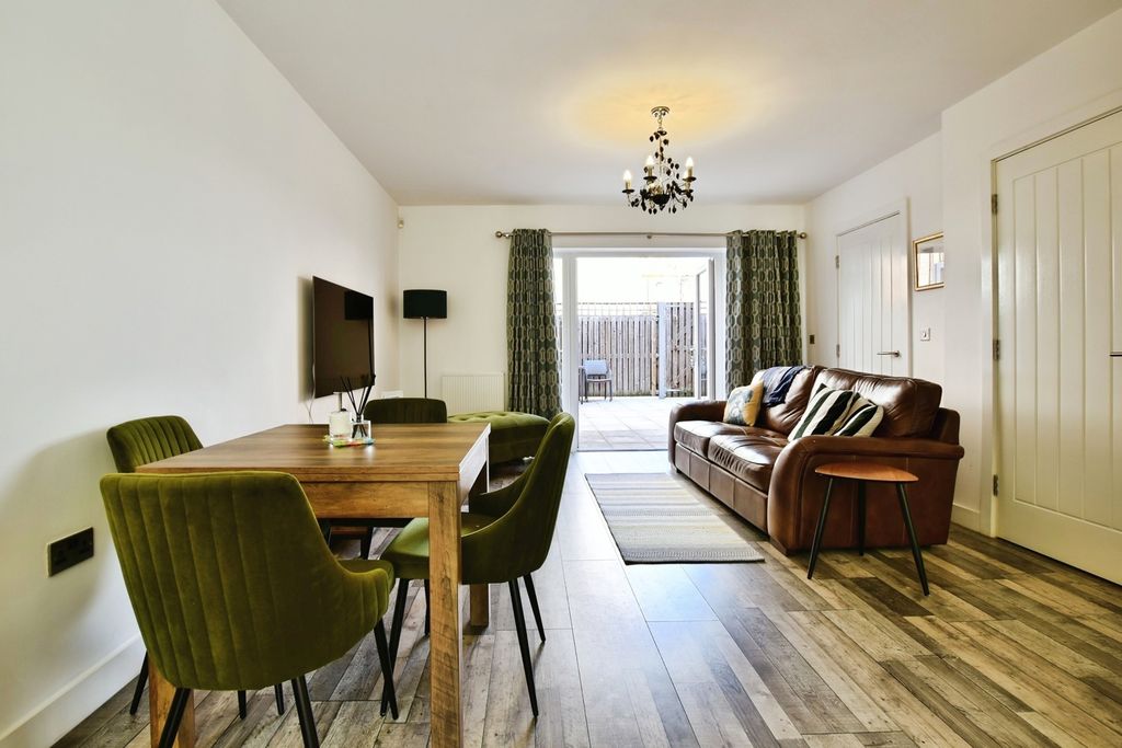 Property photo 2 of 17 Photo