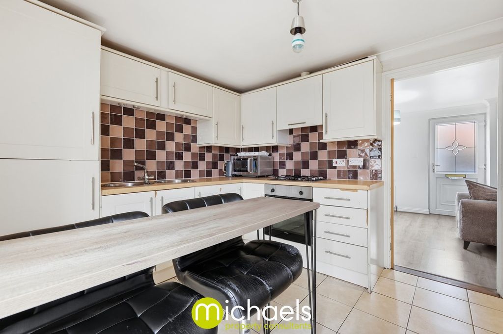 Property photo 3 of 14