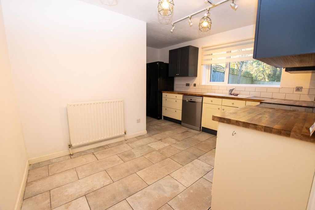 Property photo 2 of 23 Kitchen