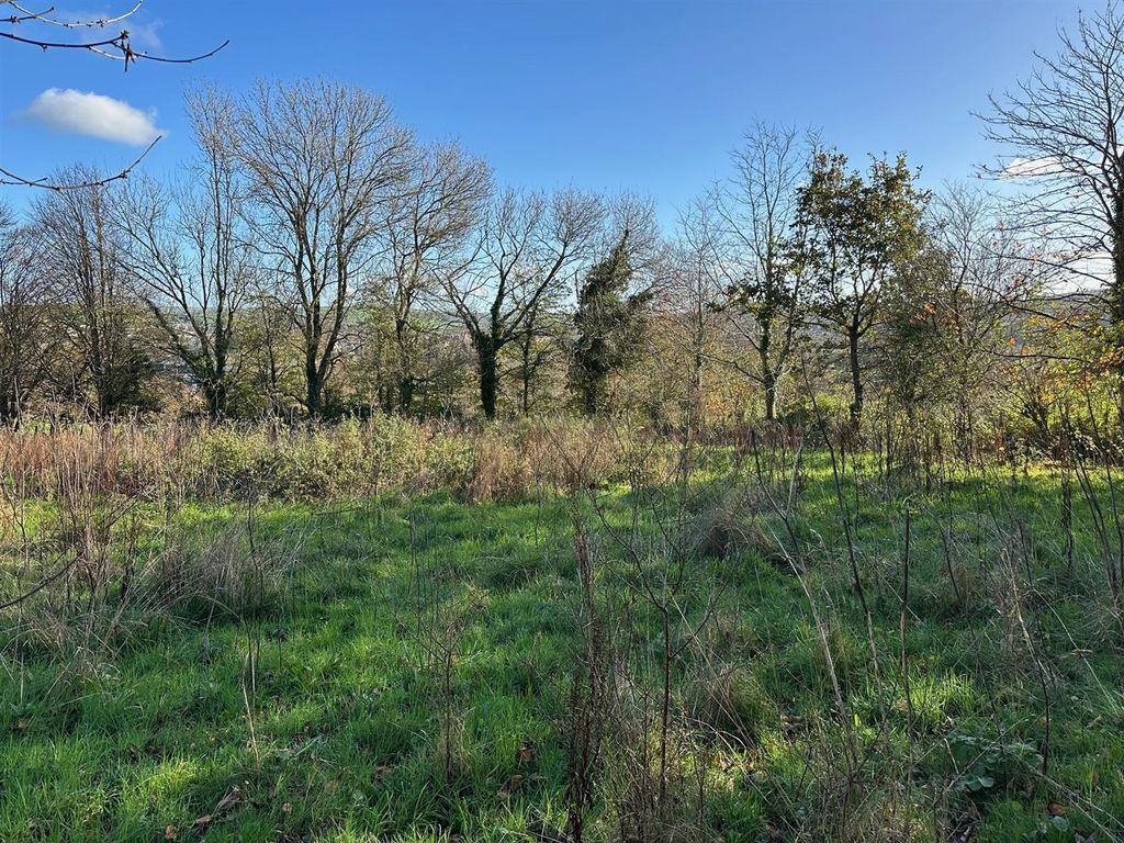 Property photo 3 of 14 Plot