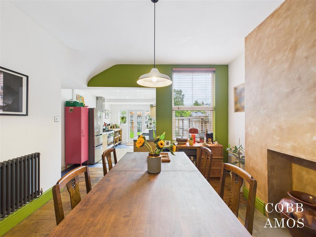 Property photo 2 of 32 Cam02803G0-Pr0231-Still006.Jpg