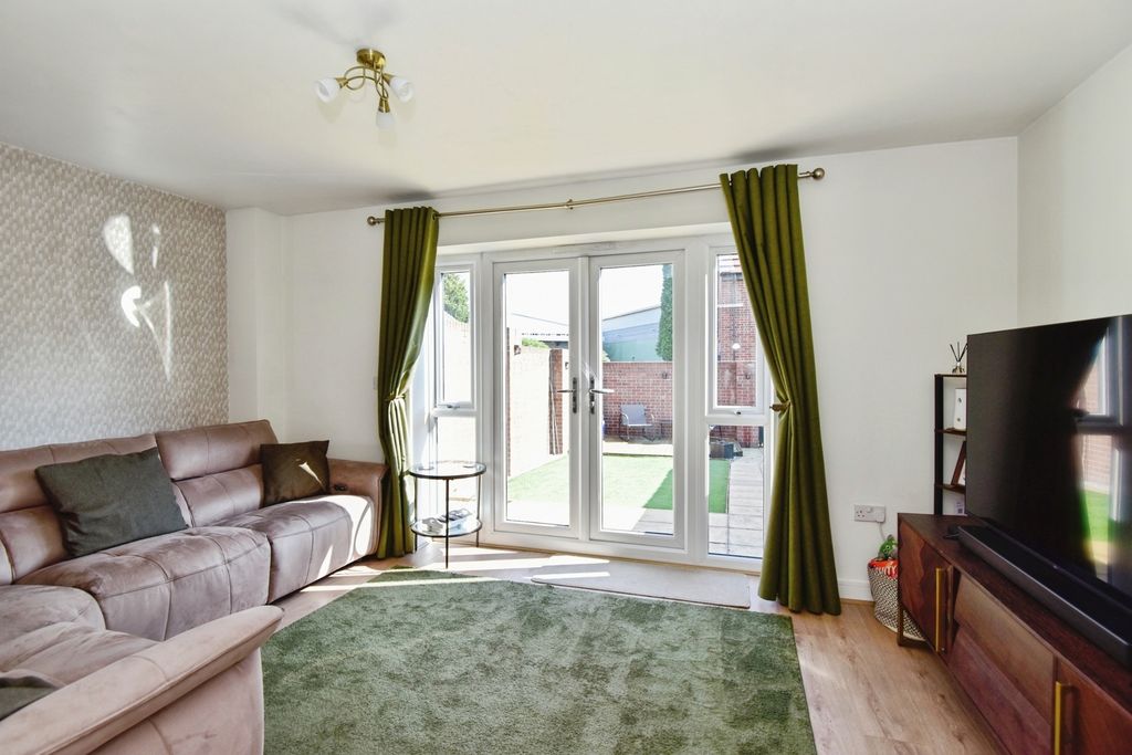 Property photo 2 of 21 Pbox-Img.Jpg
