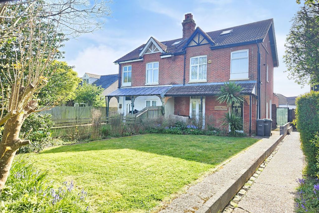 Property photo 1 of 18 Front