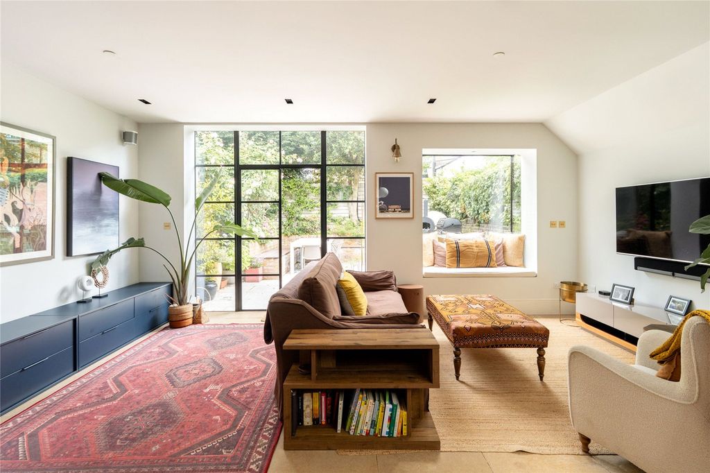 Property photo 1 of 19 Open Plan Living