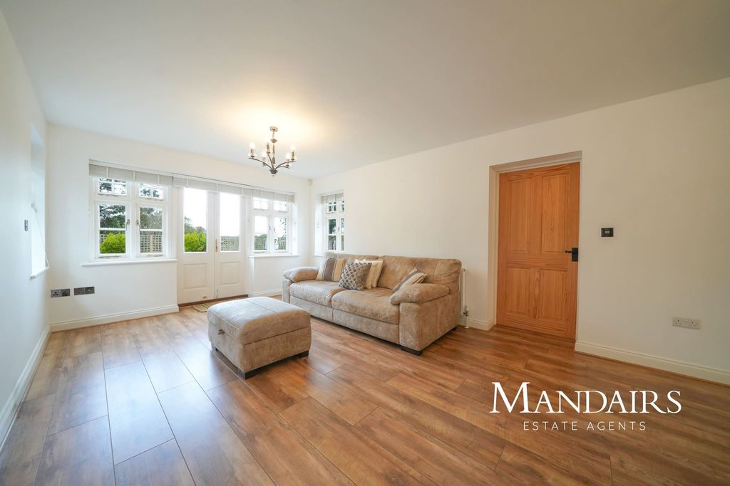 Property photo 3 of 40