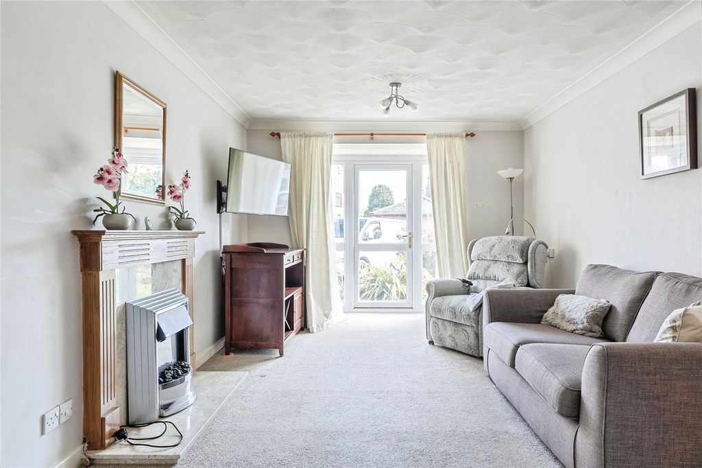 Property photo 1 of 13 Living Room