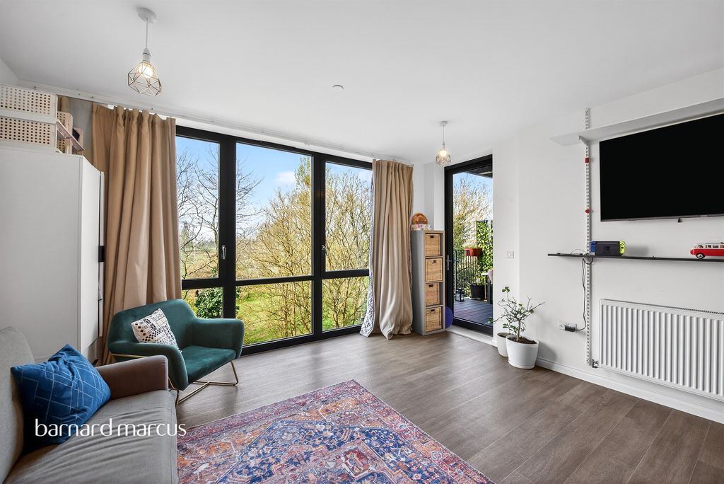 Property photo 2 of 11