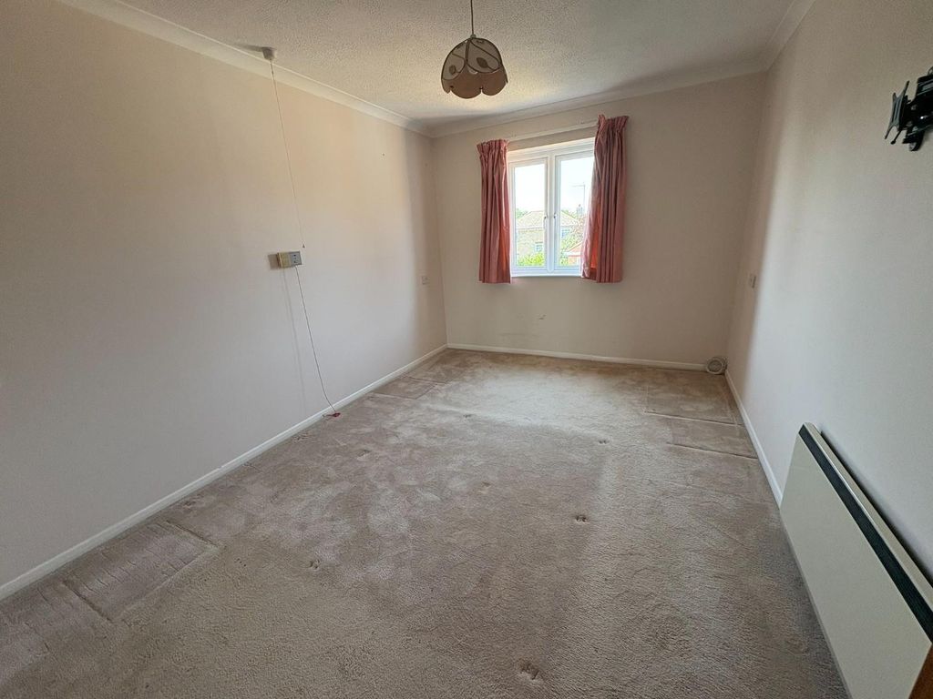 Property photo 2 of 10 Bedroom