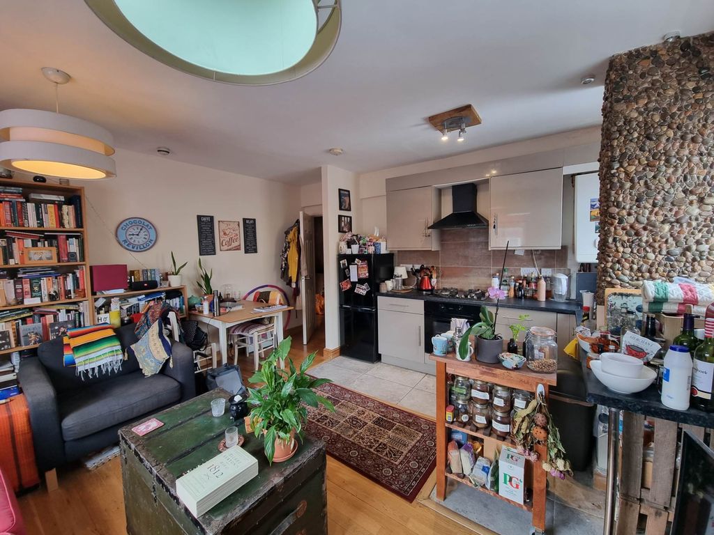 Property photo 2 of 7