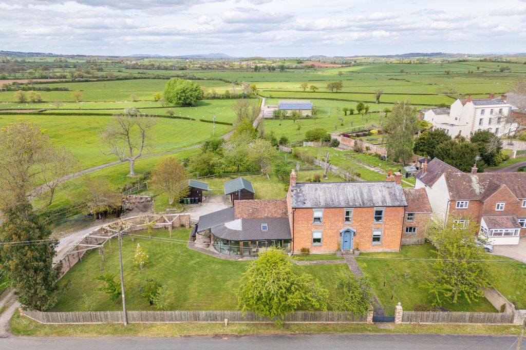 Property photo 2 of 45