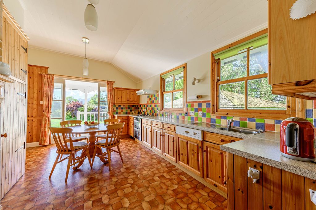 Property photo 2 of 50