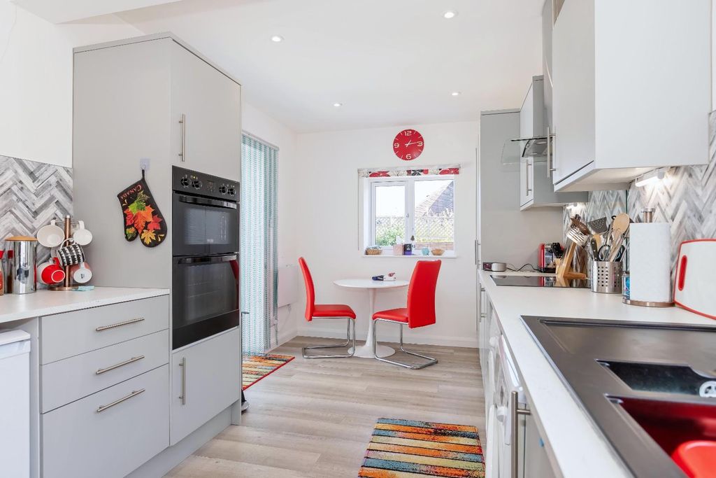 Property photo 3 of 16 Upper Boundstone_9.Jpg
