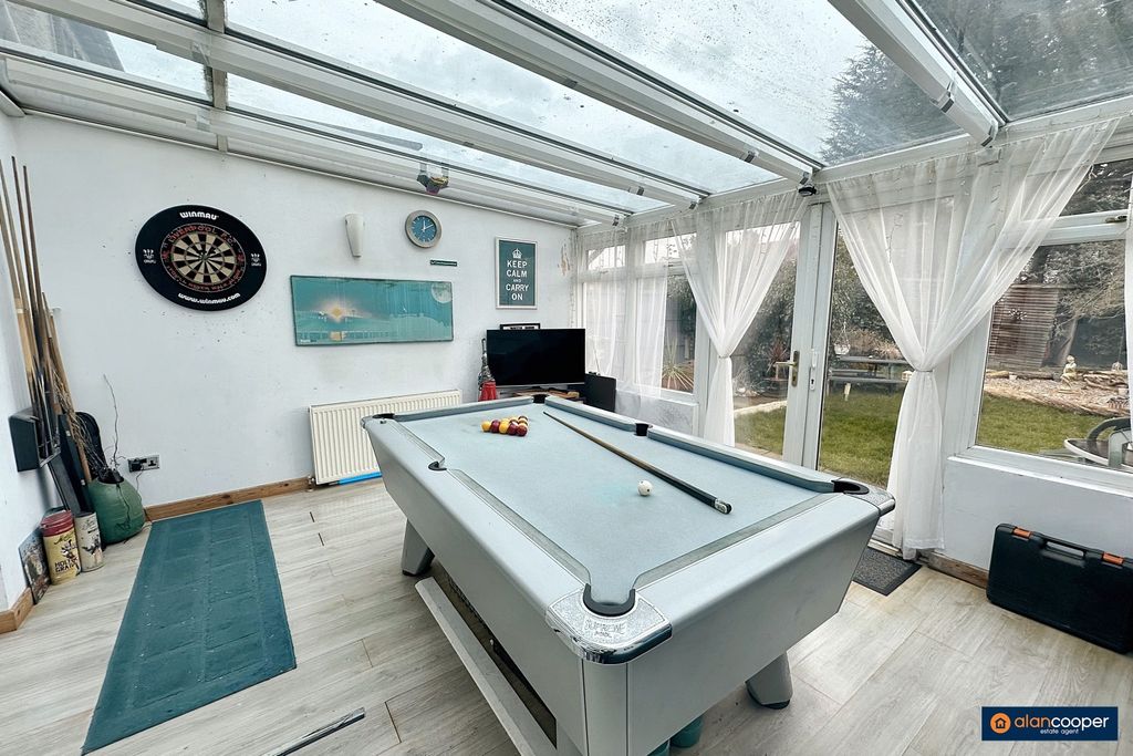 Property photo 2 of 13 3932274