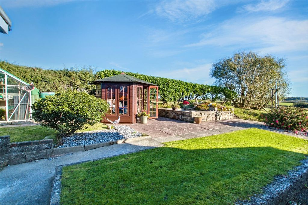 Property photo 3 of 34 Garden