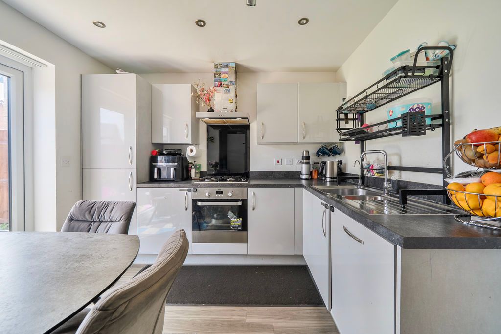 Property photo 3 of 16 Kitchen/ Diner