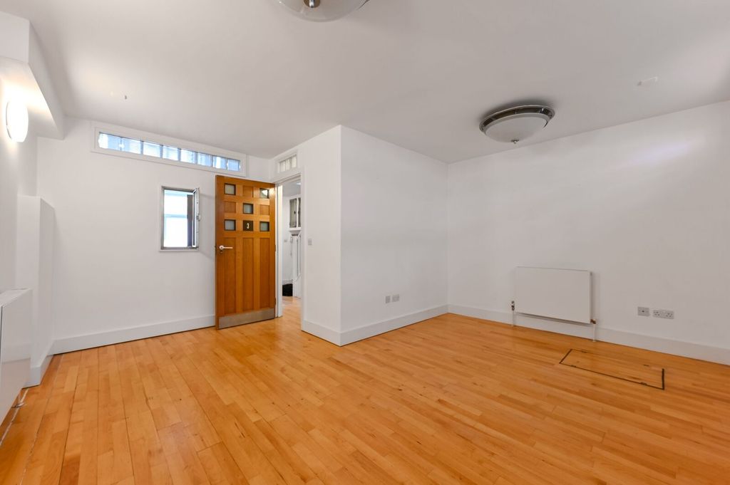Property photo 3 of 7