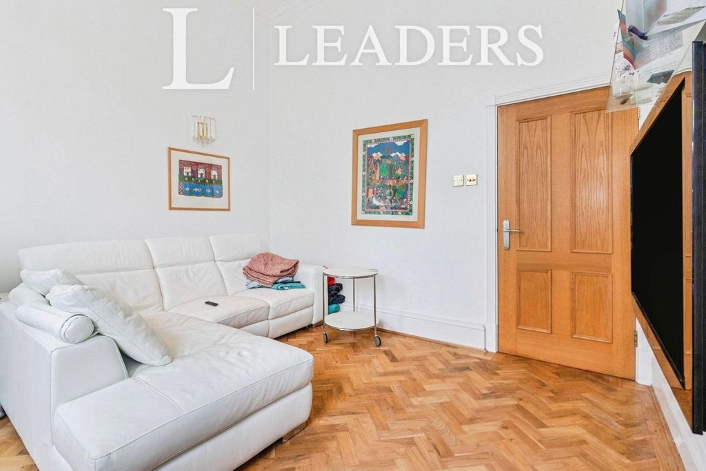 Property photo 3 of 9 Pbox-Img.Jpg