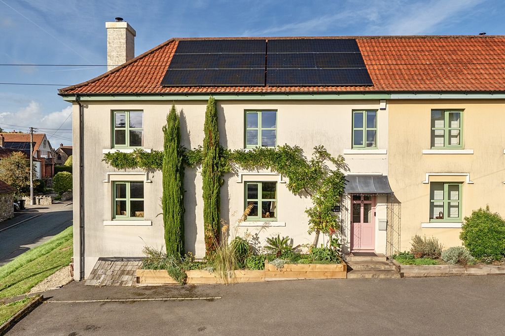 Property photo 1 of 30 Exterior