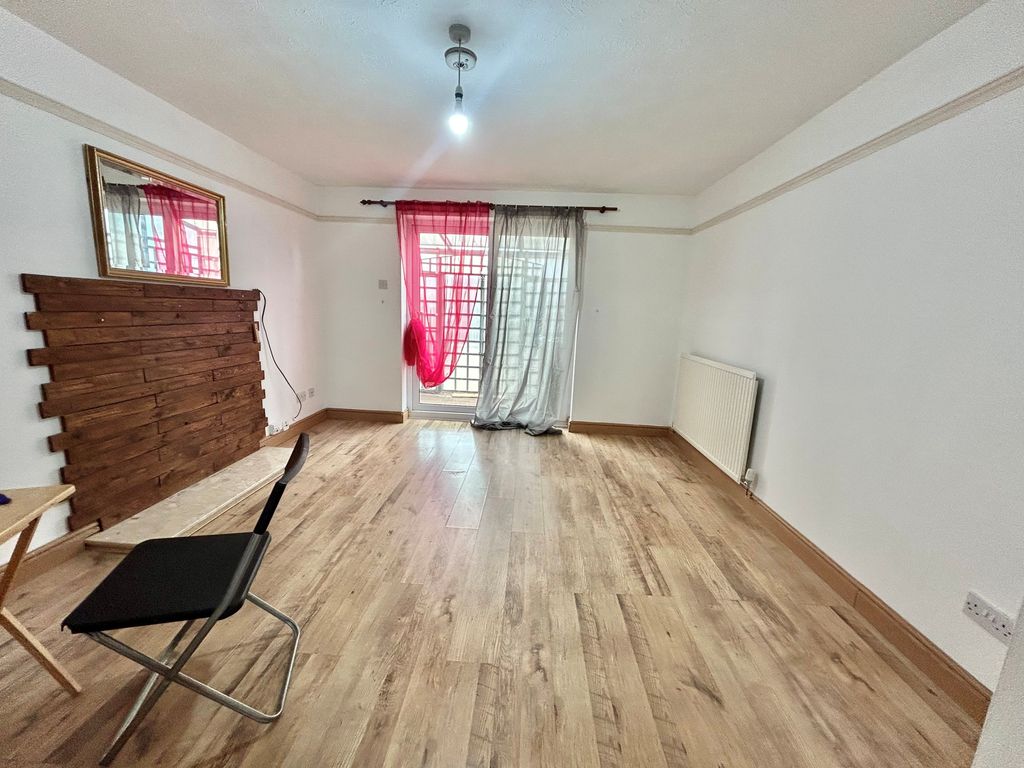 Property photo 3 of 14 Image