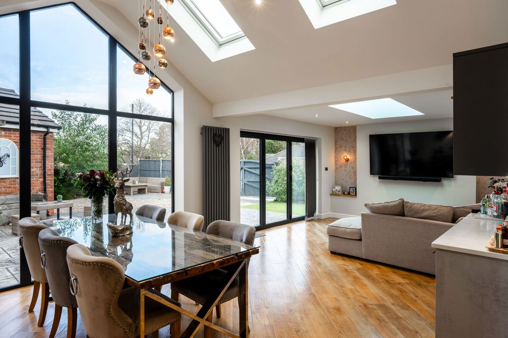 Property photo 2 of 38