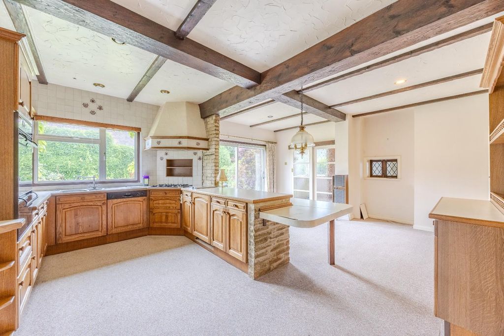 Property photo 2 of 30 Kitchen / Diner