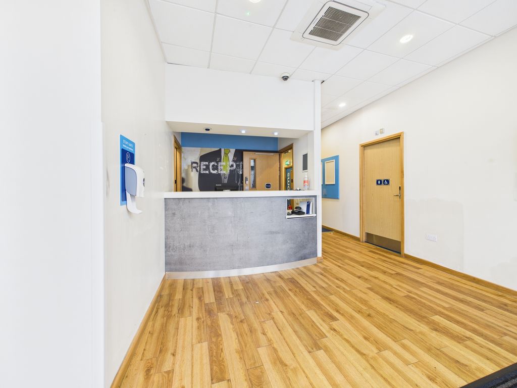 Property photo 2 of 13 Cam03481G0-Pr0124-Still003