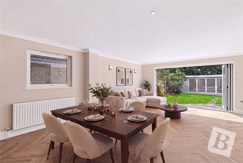 Property photo 1 of 17 Living / Dining