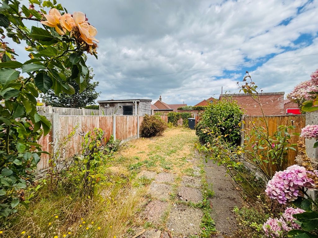 Property photo 3 of 12