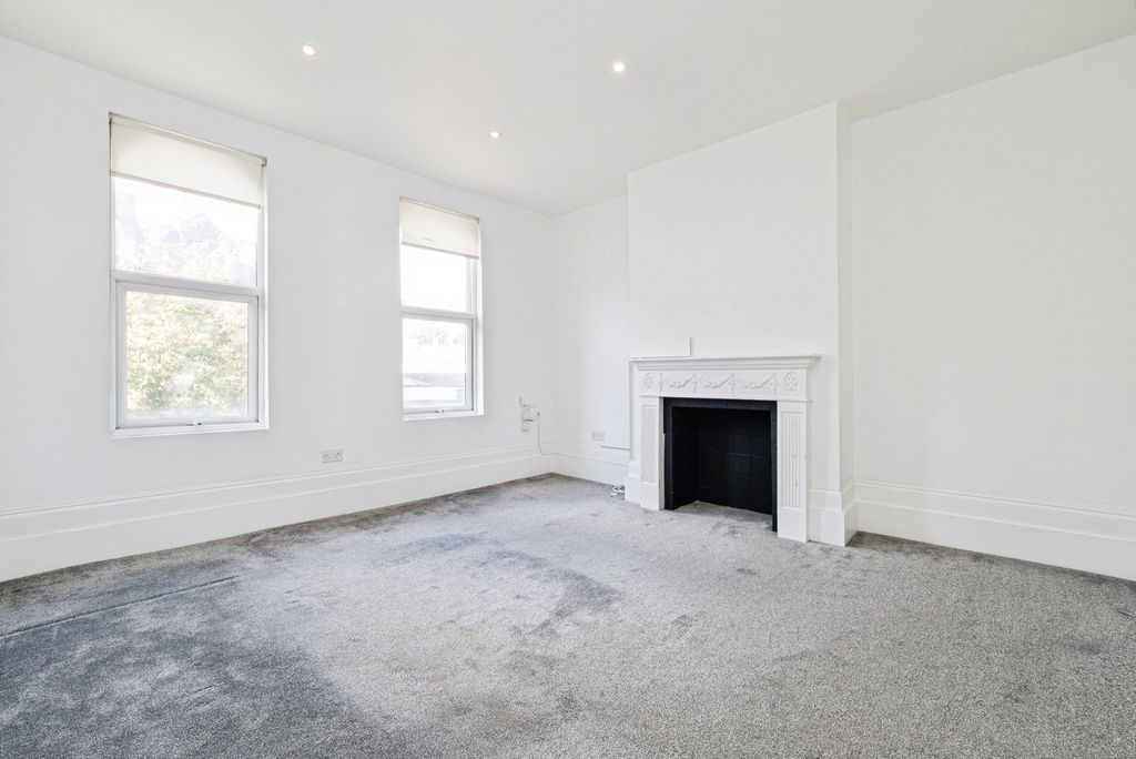 Property photo 2 of 18 Pbox-Img.Jpg