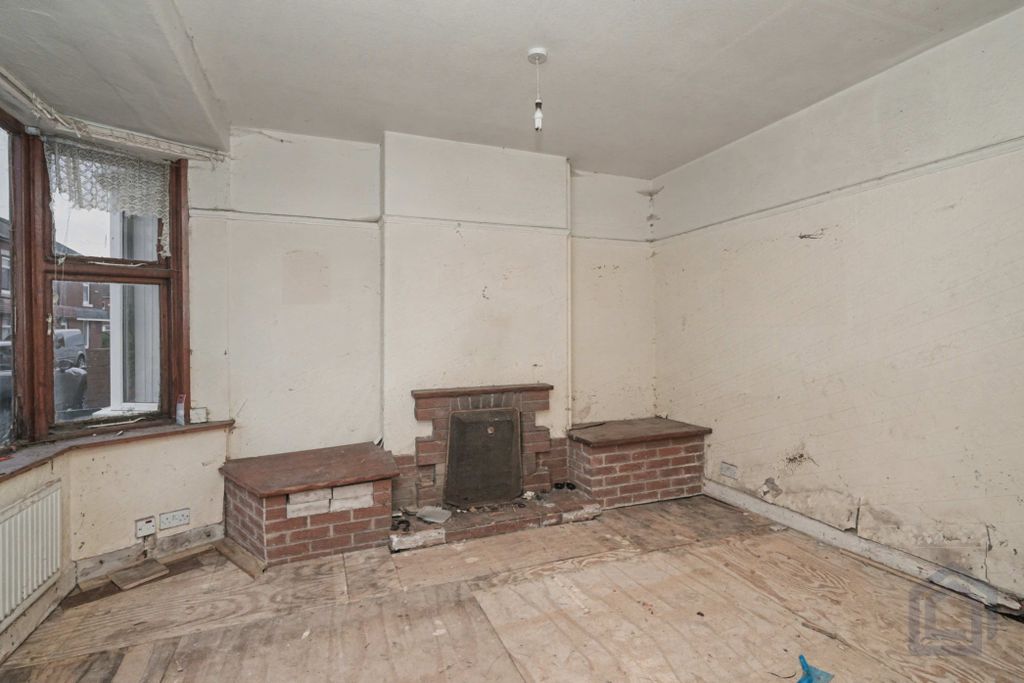 Property photo 2 of 12