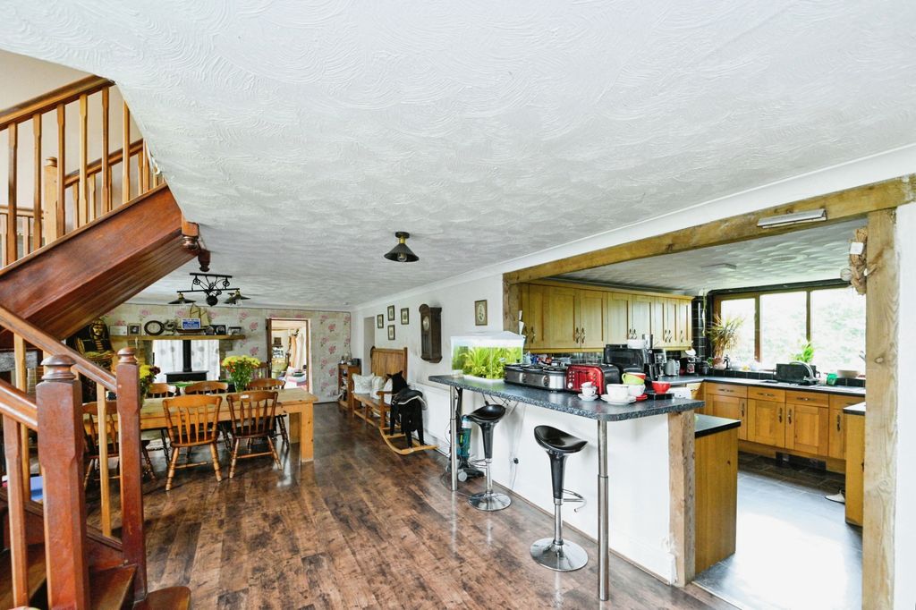 Property photo 2 of 17 Photography