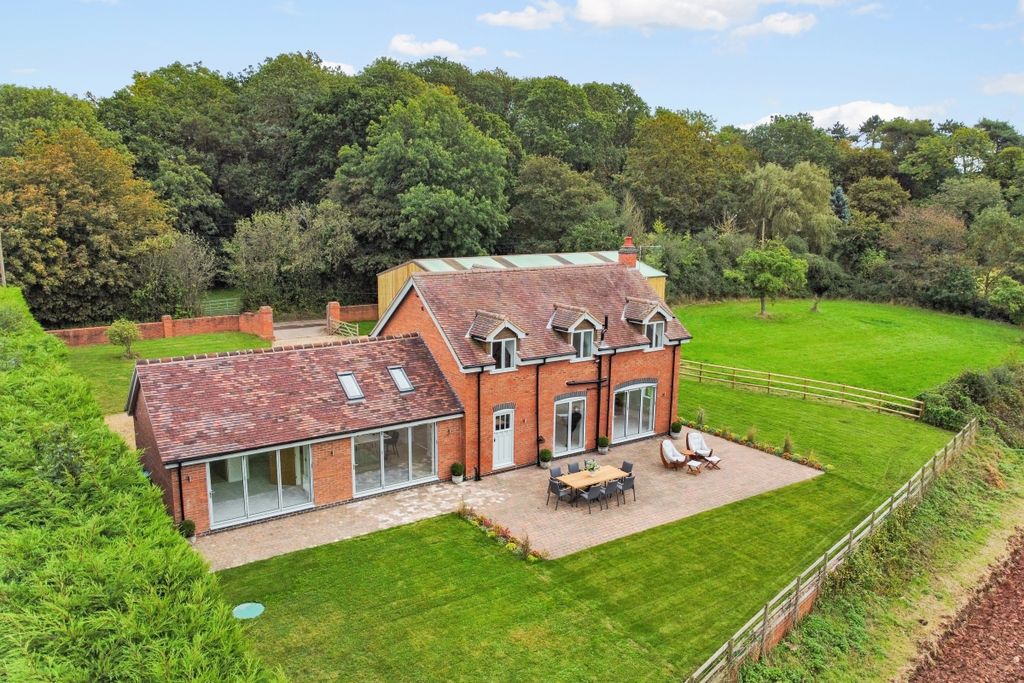 Property photo 1 of 18