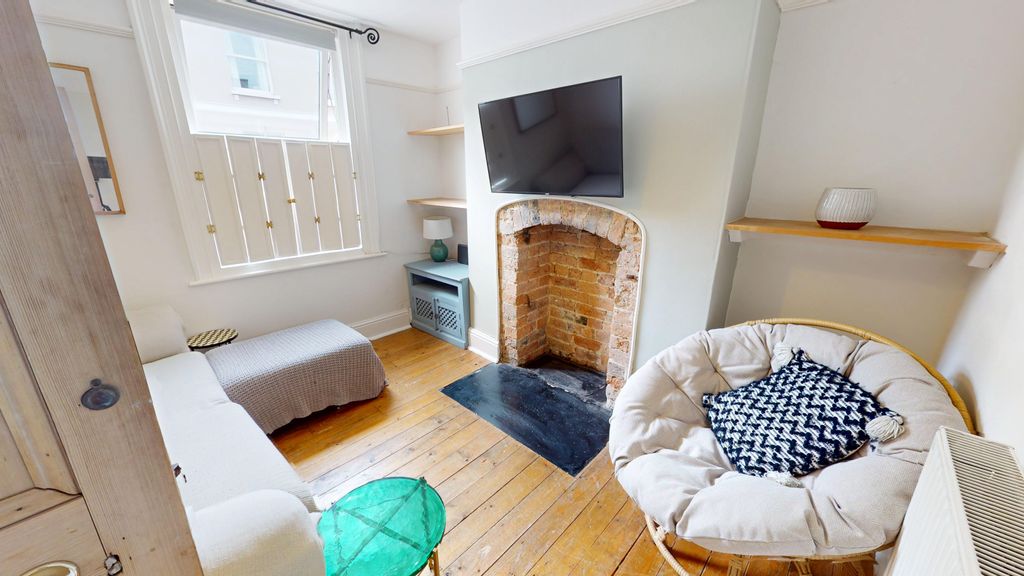 Property photo 3 of 18 33-St-Annes-07222025_180759