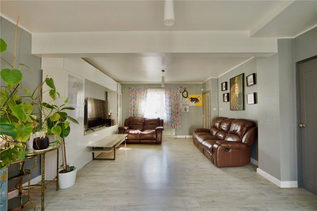 Property photo 3 of 24 Picture No. 02