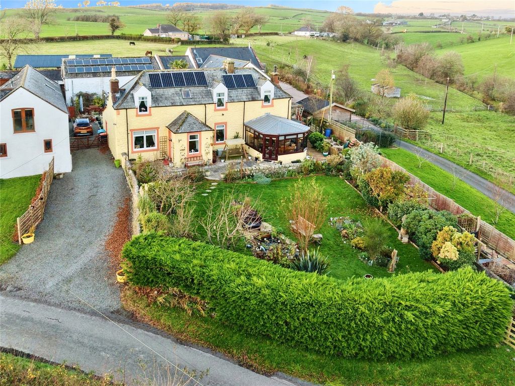 Property photo 2 of 44 Picture No. 56