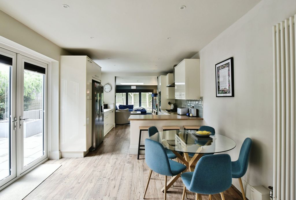 Property photo 3 of 20 Kitchen Diner
