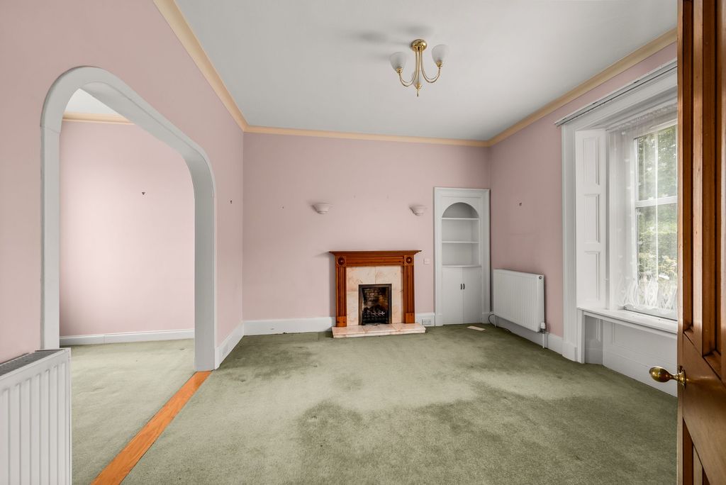 Property photo 2 of 21