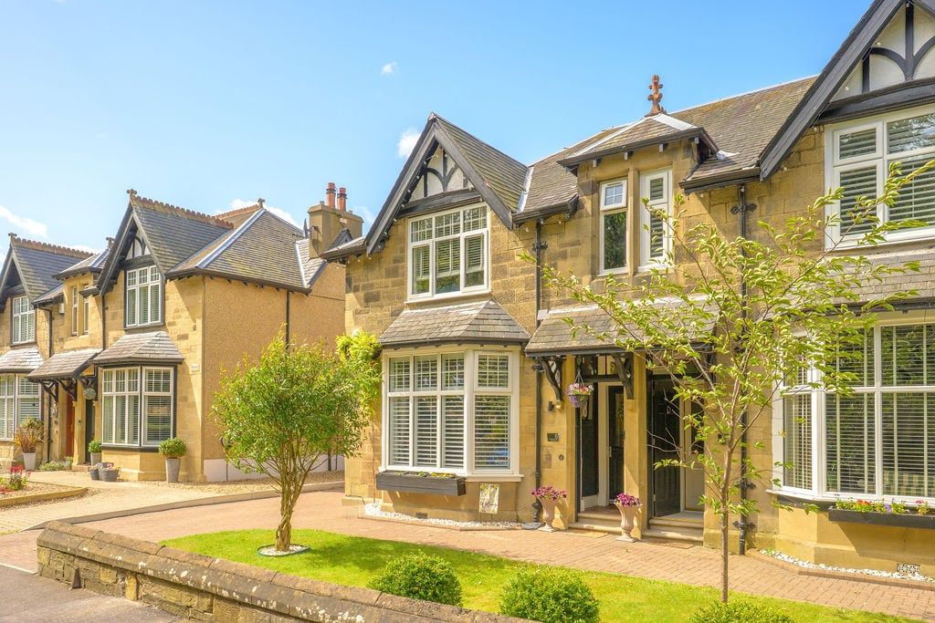 Property photo 1 of 58